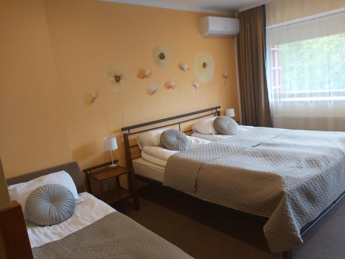 Hotel Green Smiltyne Паневежис Экстерьер фото